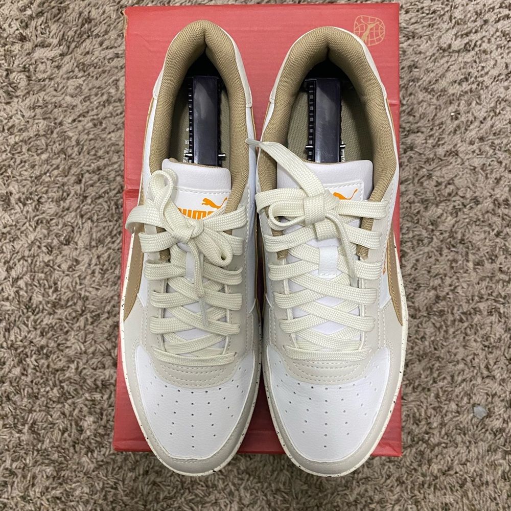Men’s Puma White and Tan Casual Sneakers - Picture 3 of 5